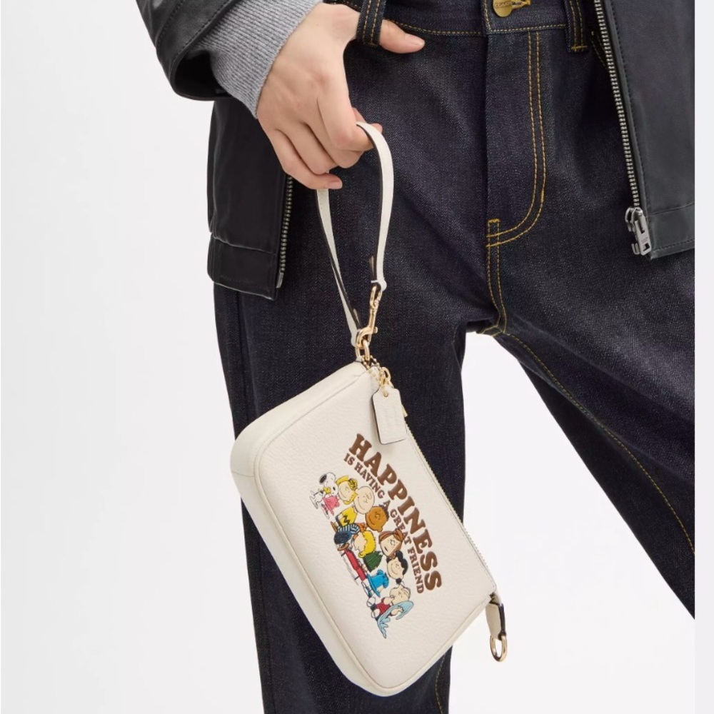 Coach X Peanuts Nolita 19 - Picture 4 of 5